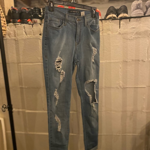 Women’s Distressed Jeans - Picture 3 of 3